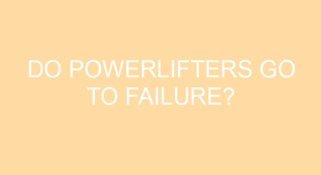 Do bodybuilders do powerlifting?